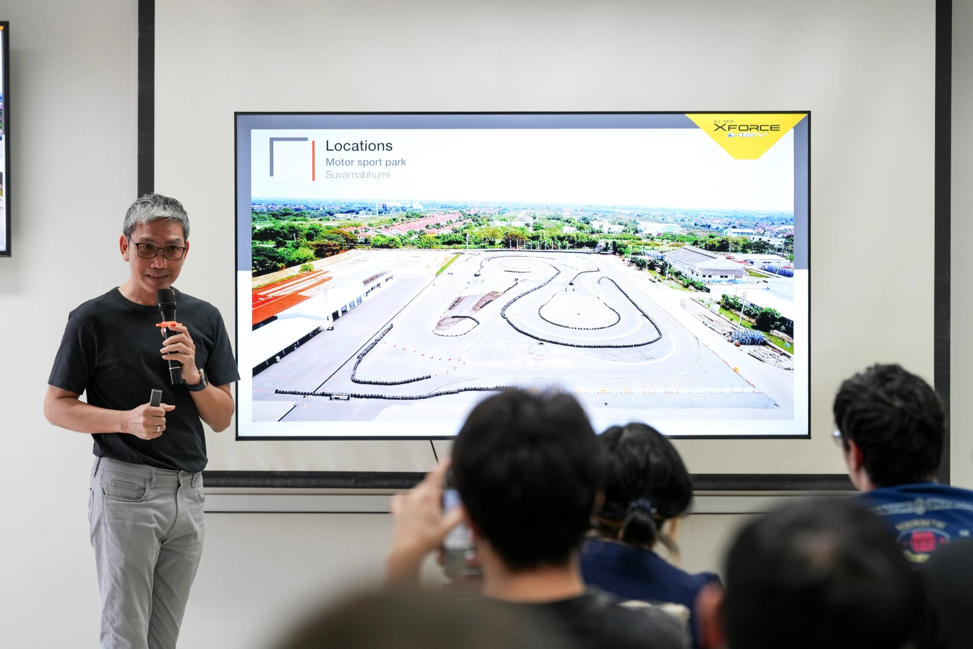 Vivaldi PR team presenting an automotive launch